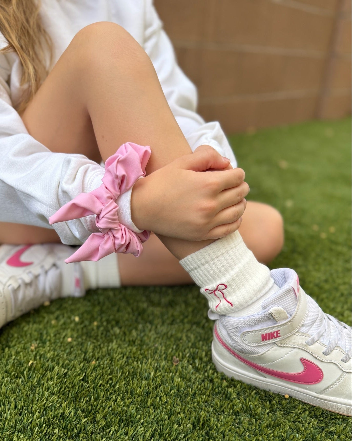 Bow Embroidered Socks